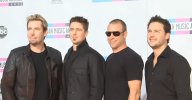 Nickelback_AMAs_2011.jpg Nickelback_AMAs_2011.jpg