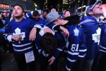 Leafs-fans-scaled-e1638232048688.jpg