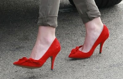 hilary-duff-red-high-heels.jpg