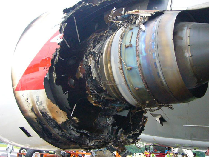 qantas-qf32-engine-damage.jpg
