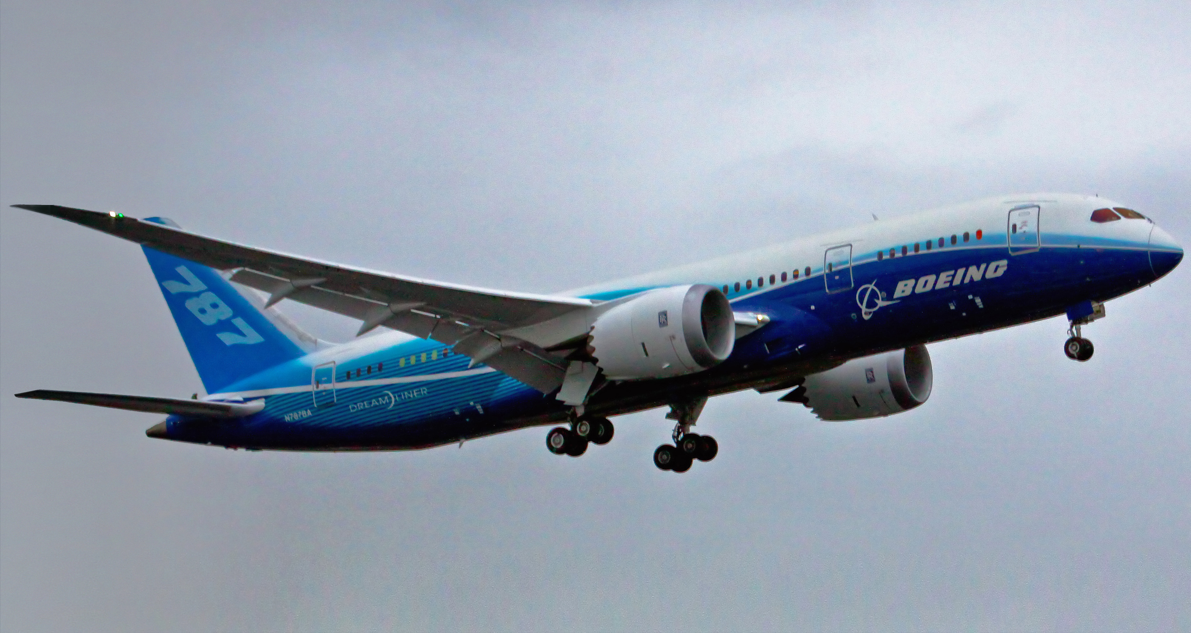 Boeing_787_first_flight.jpg