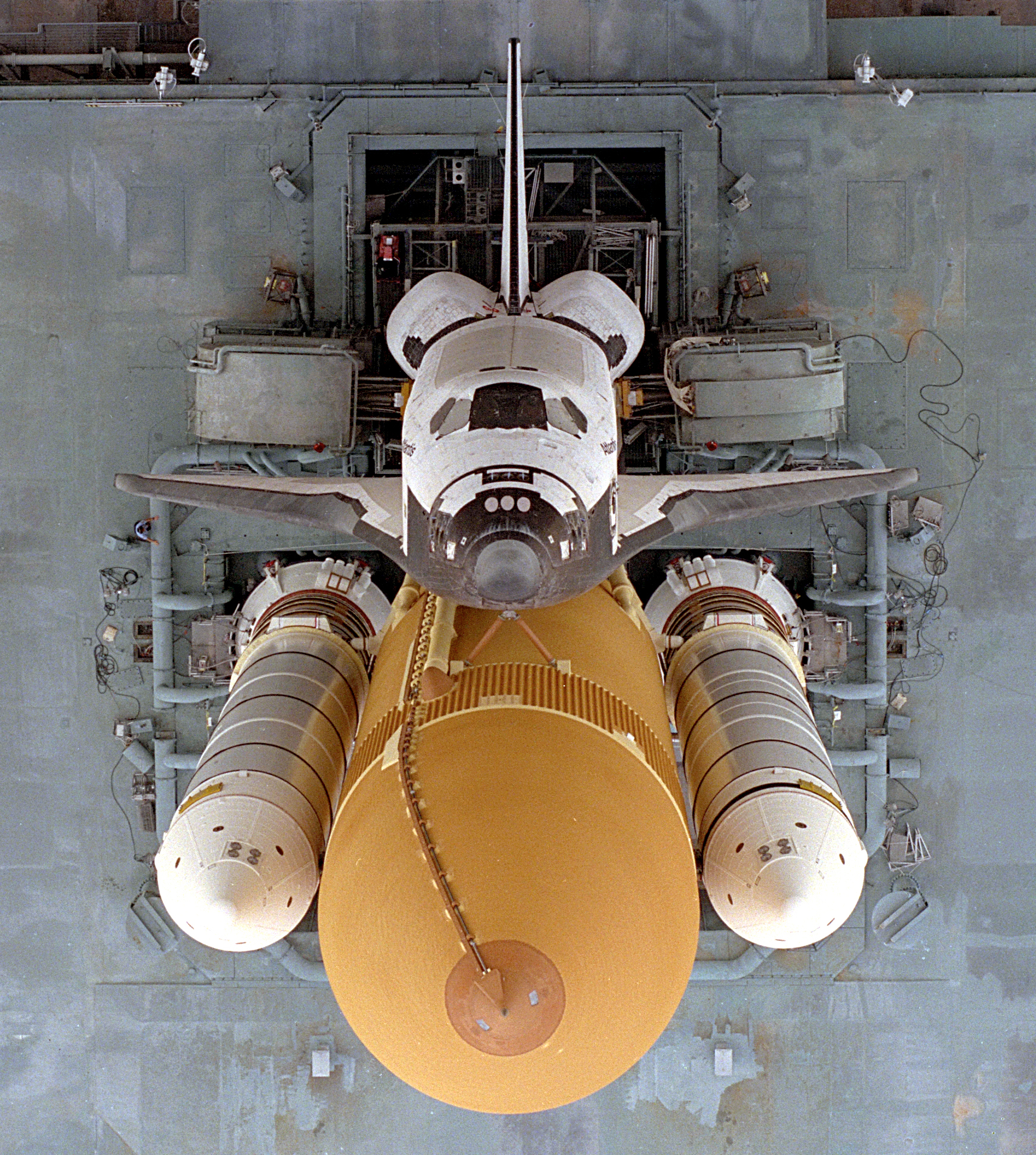 STS-79_rollout.jpg