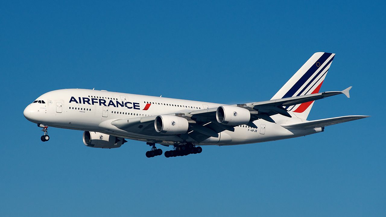 1280px-Air_France_Airbus_A380-800_F-HPJB.jpg