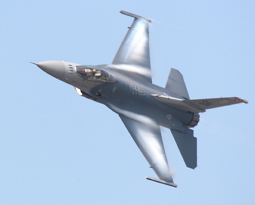 F16WithVapor.jpg