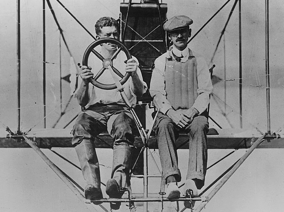 Photo-1-WINGS-OF-GOLD-Glenn-Curtiss-teaches-first-naval-aviator-to-fly1.jpg
