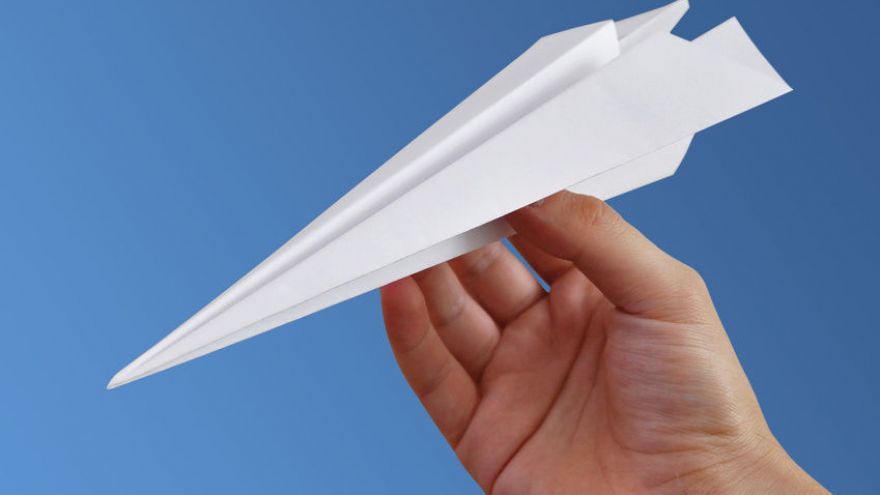 how-to-make-paper-airplane-o8toyecca1iqq2bgrigmgdl9h1ovnlwcwau8ag1vti.jpg