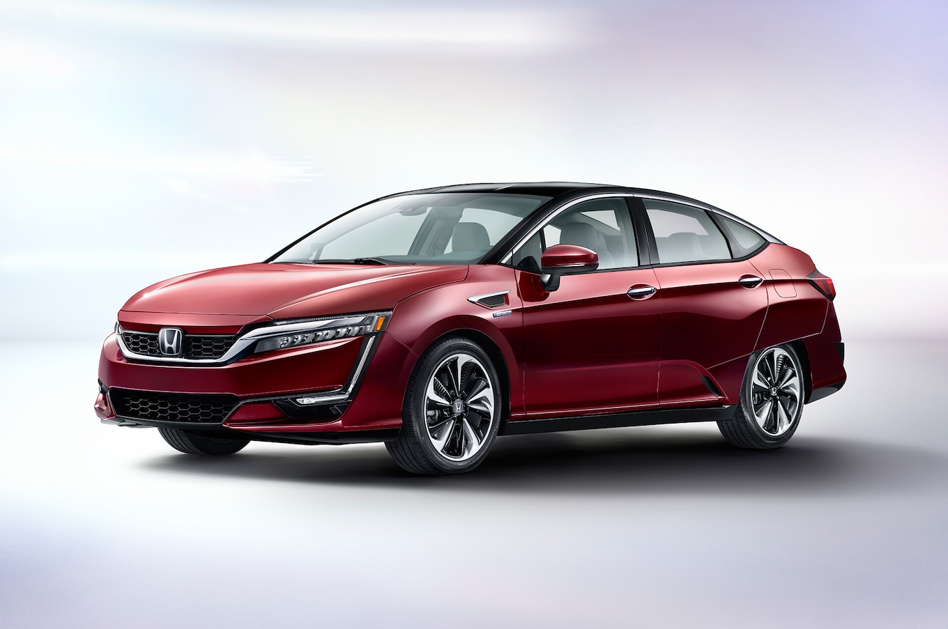 2017-Honda-Clarity-Fuel-Cell-front-three-quarter.jpg