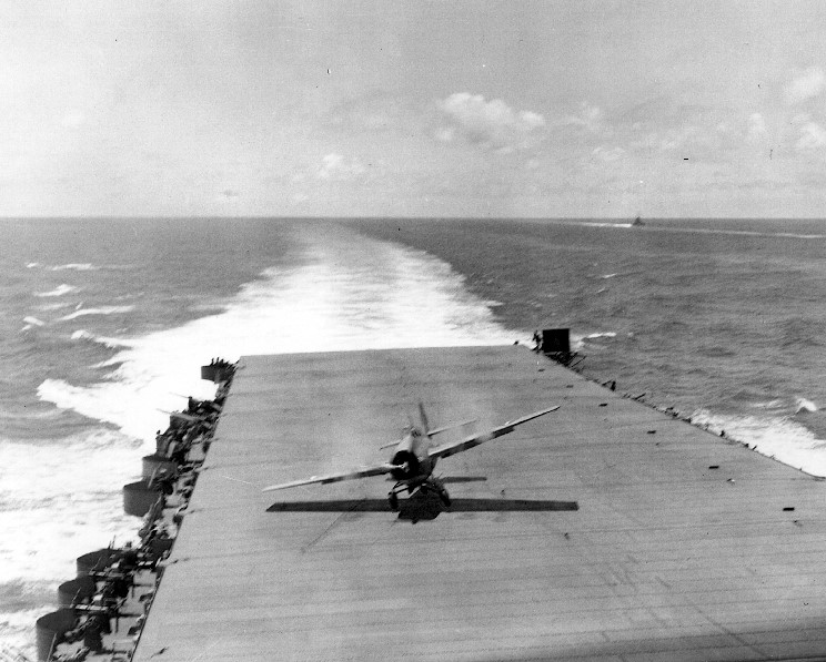 Ens_Sheedy_crashing_USS_Hornet_Midway_1942.jpg
