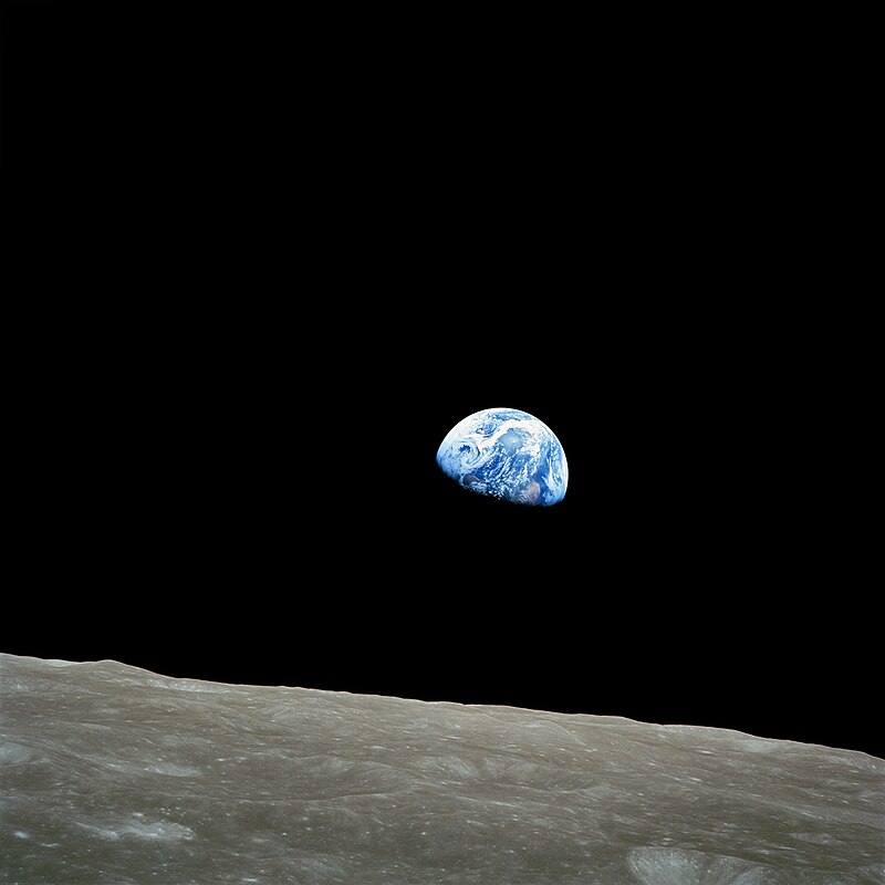 800px-NASA-Apollo8-Dec24-Earthrise.jpg