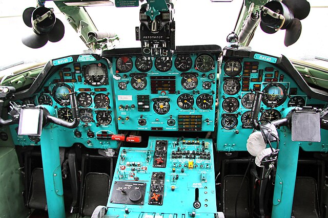 640px-Tu-134UBL_cockpit.jpg